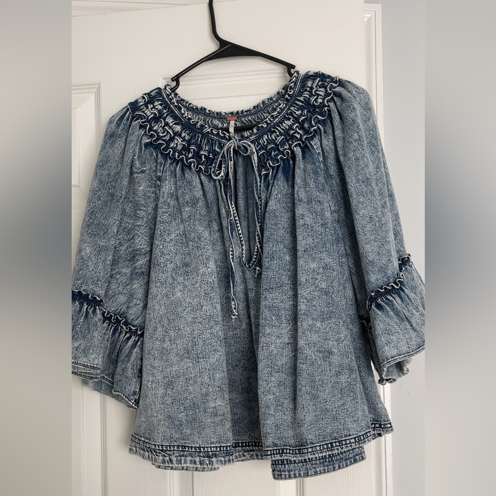 Free people top size M never worn